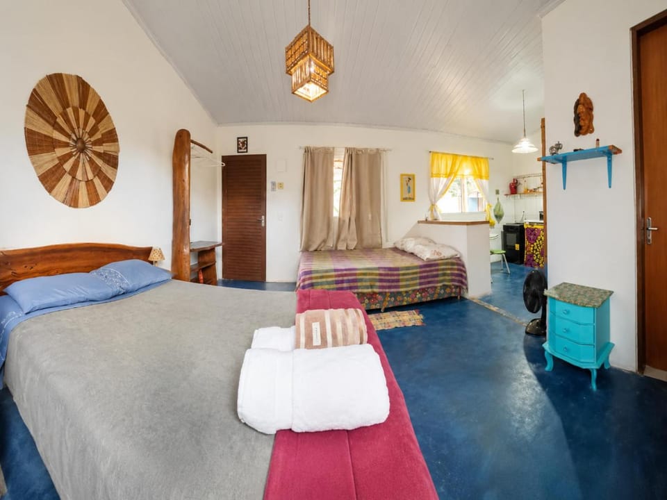 Bed, Photo of the whole room, Seating area, Bedroom, towels