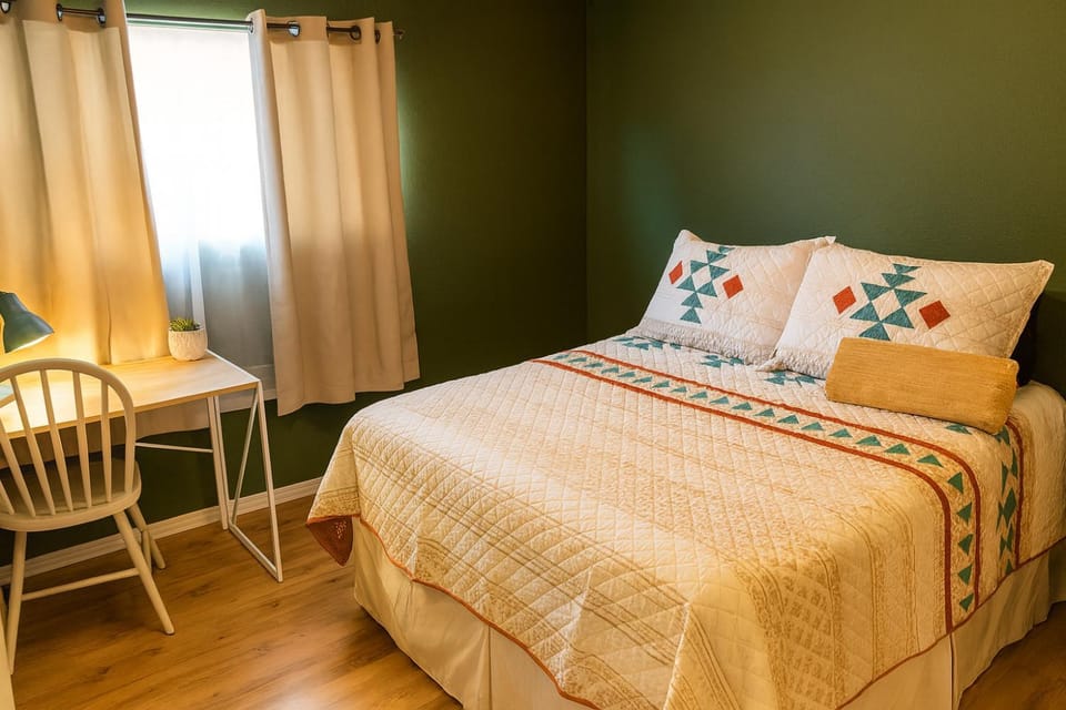 Bed, Photo of the whole room, Bedroom