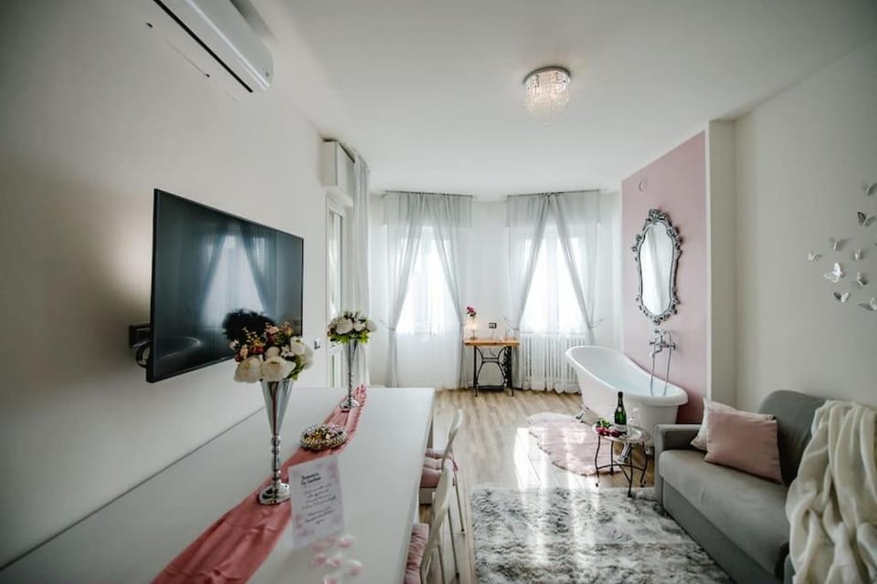 ⁂ Barocco ⁂ Biliardo - Ping pong - Vasca - WiFi Apartment in Milan