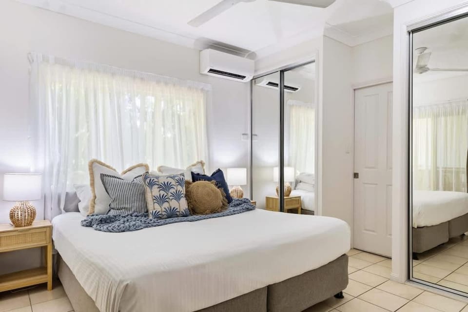 Laidback Resort Living at Central Plaza Poolside Apartment in Port Douglas
