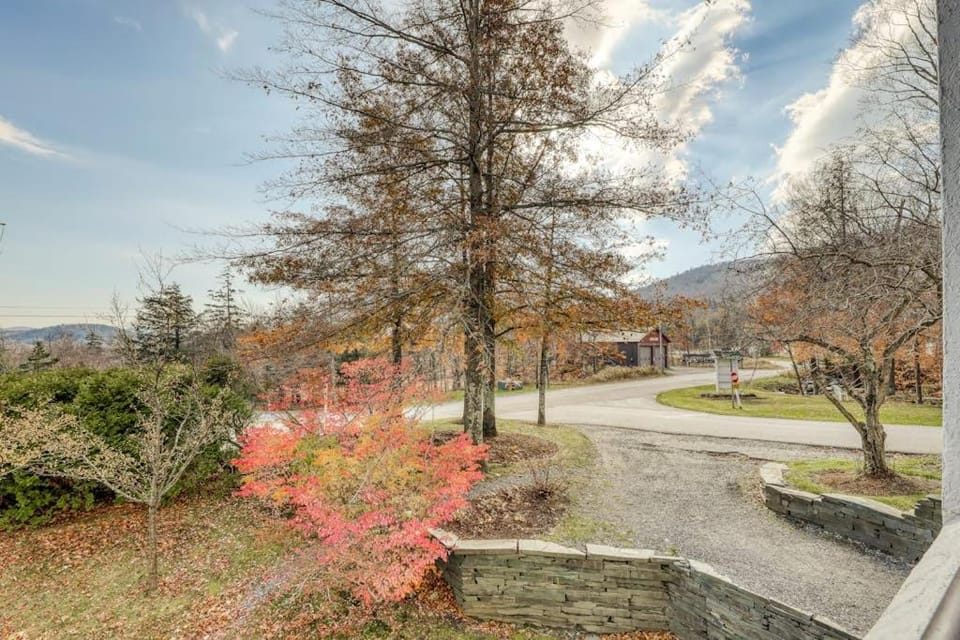 Village Gate Unit 209 Apartment in Warren