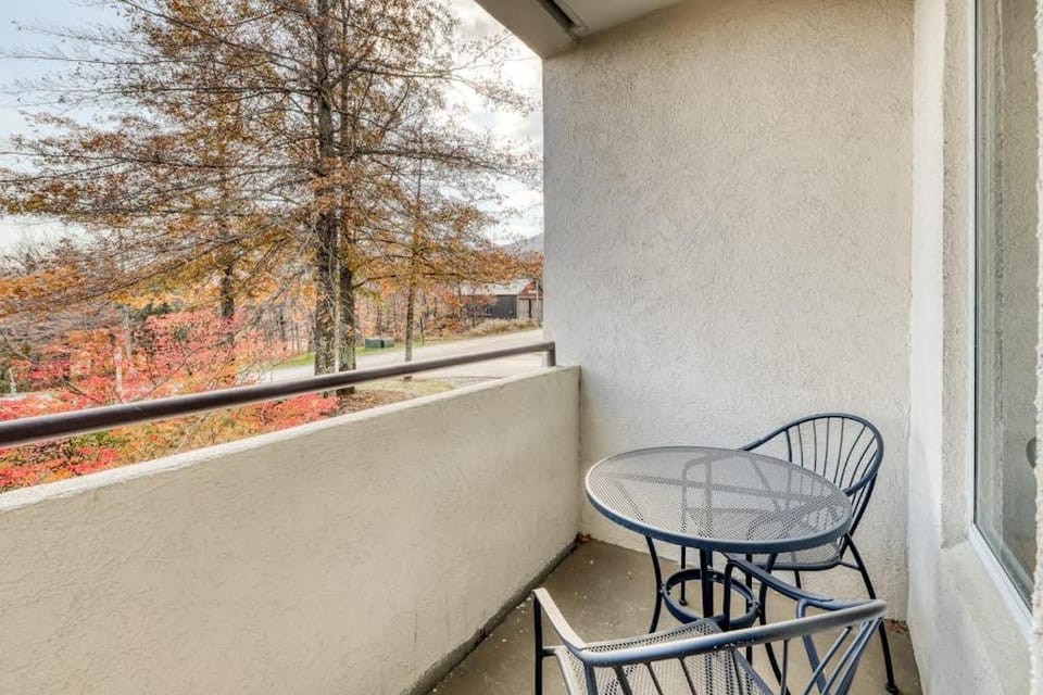 Village Gate Unit 209 Apartment in Warren