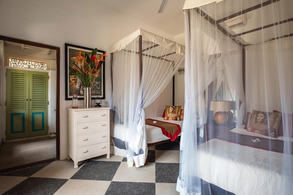 Bed, Bathroom, Photo of the whole room