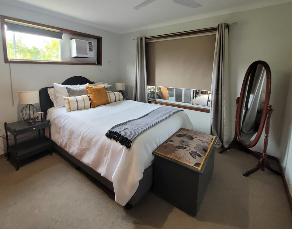 Bed, storage, wardrobe, air conditioner