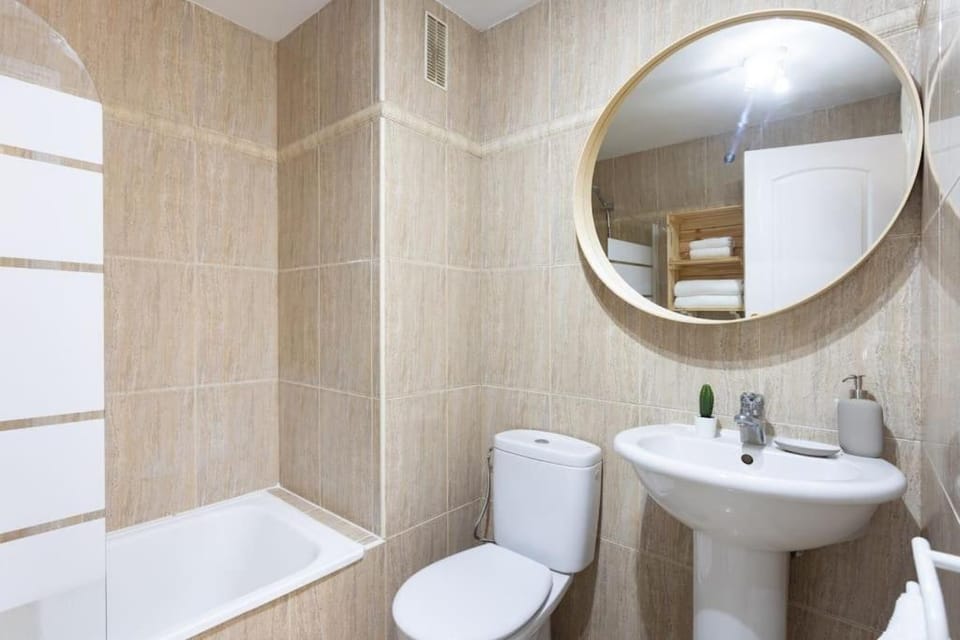 Shower, Bath