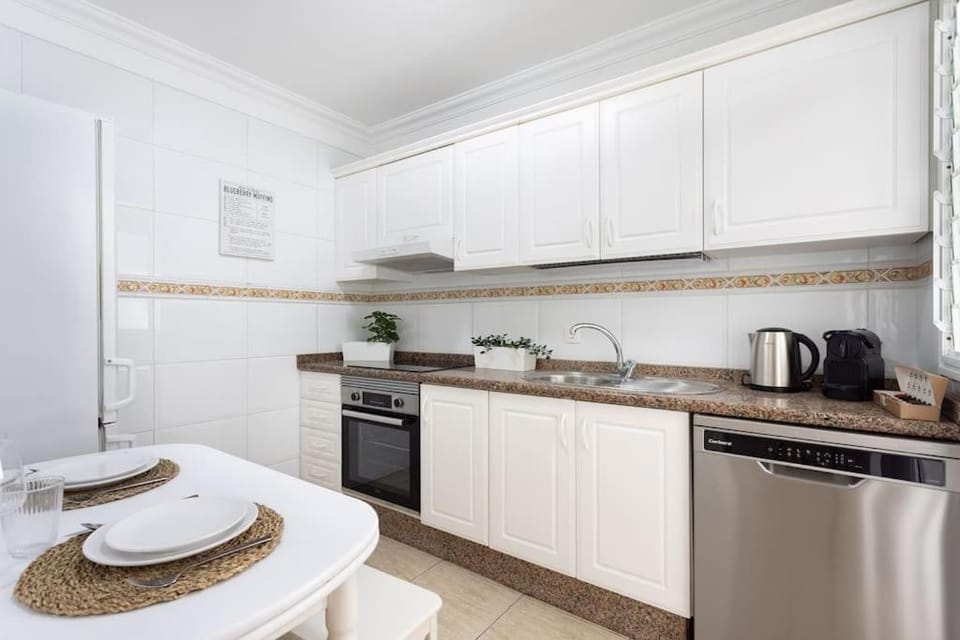 Kitchen or kitchenette, dishwasher, pet friendly, stove