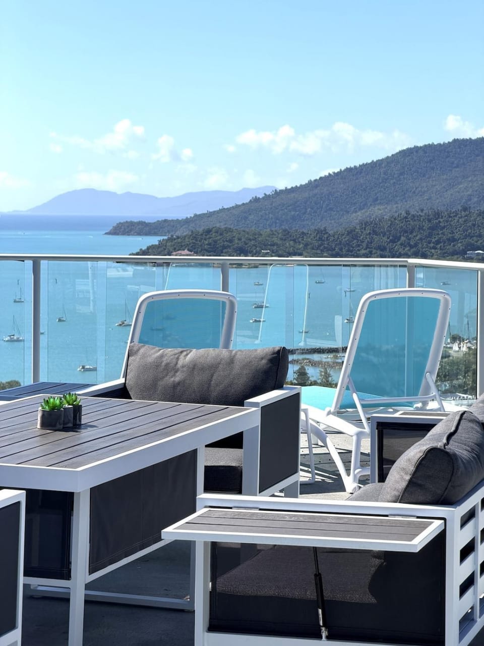 Pacific Blue Whitsunday - 2 Bedroom Apartment in Airlie Beach