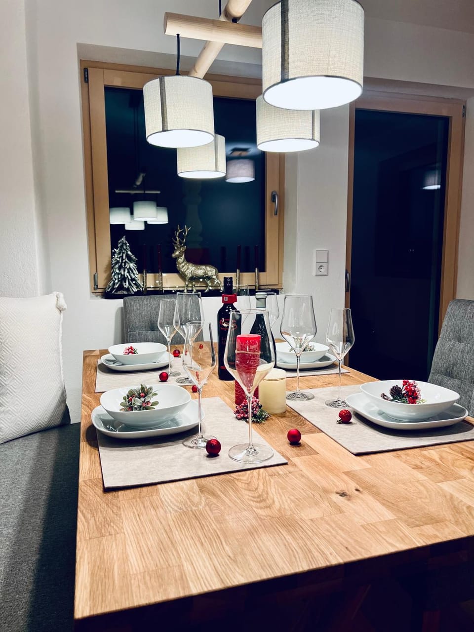 Food and drinks, Dining area, Food, Drinks