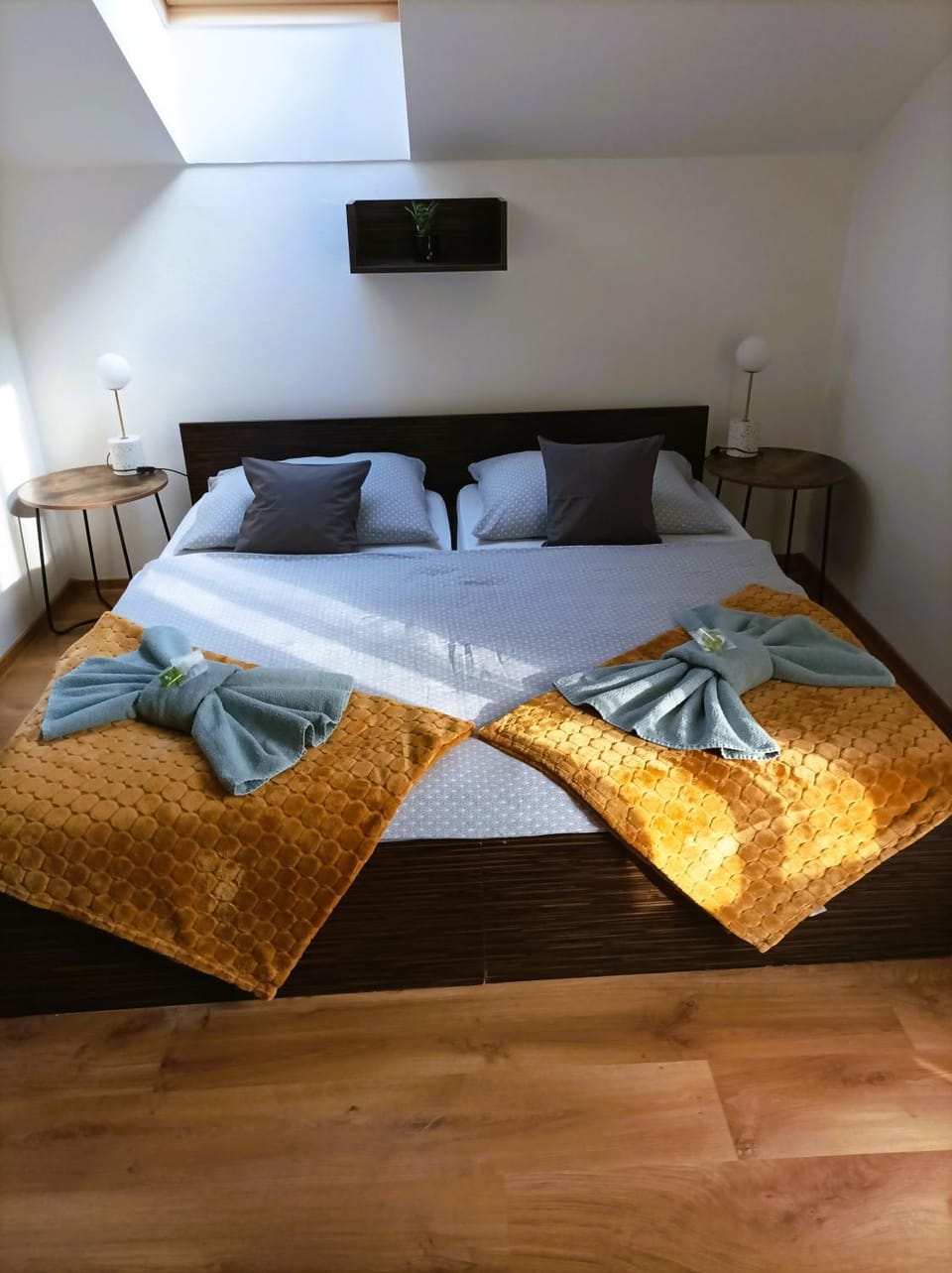 Photo of the whole room