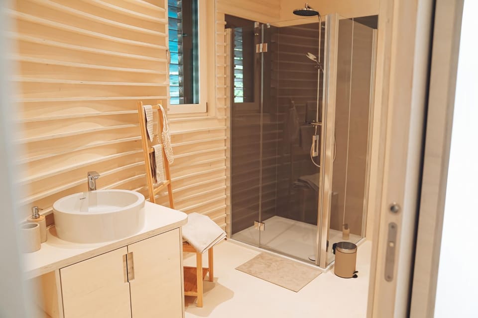 Floater Luxury tent in Luxembourg District, Luxembourg