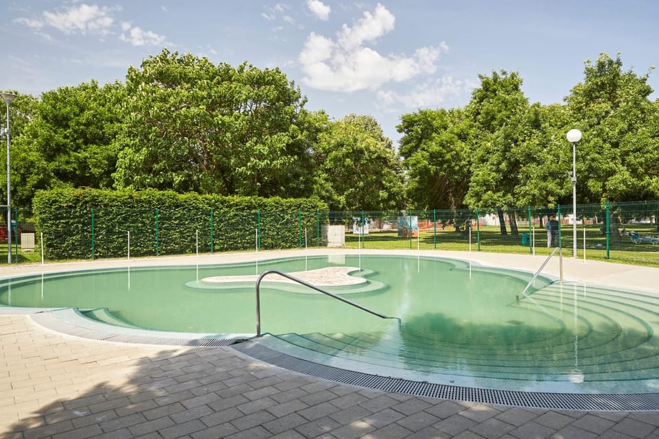Pool view, Swimming pool