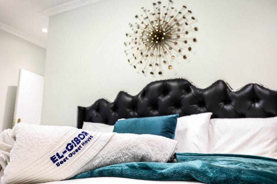 El-Gibor Best Guest House Bed and Breakfast in Cape Town