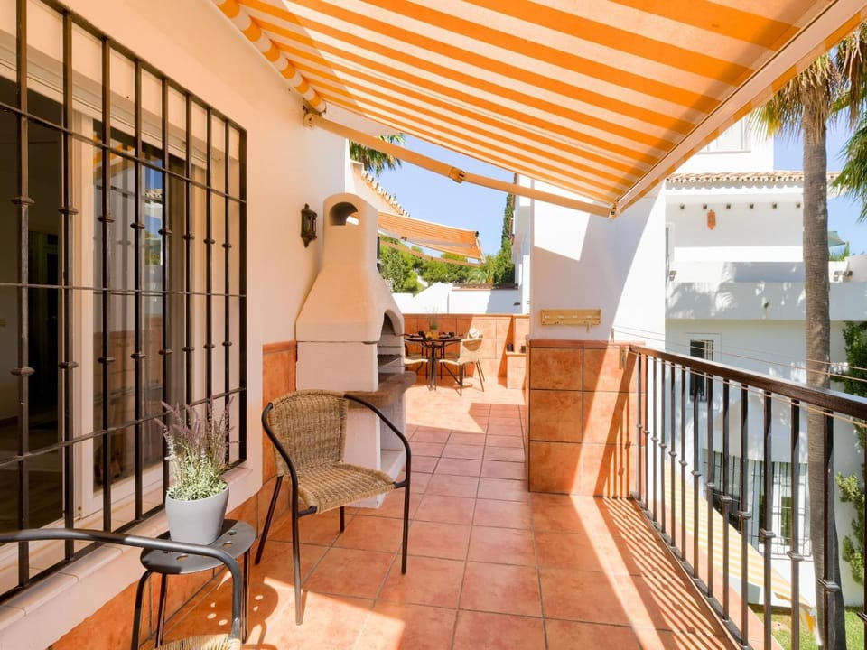 Property building, Balcony/Terrace