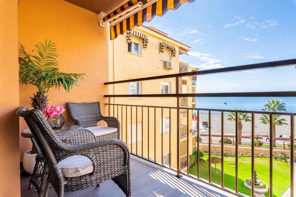 View (from property/room), Balcony/Terrace, Sea view