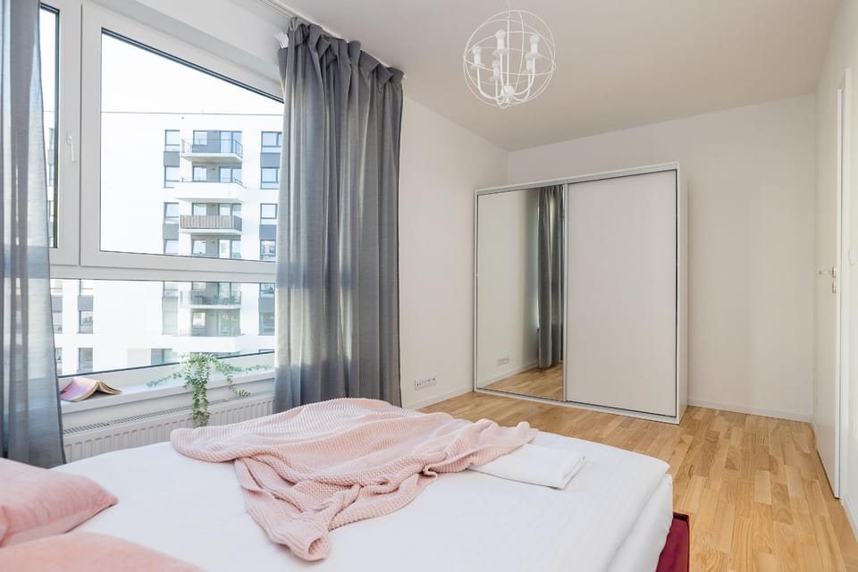 Bed, Bedroom, towels, wardrobe