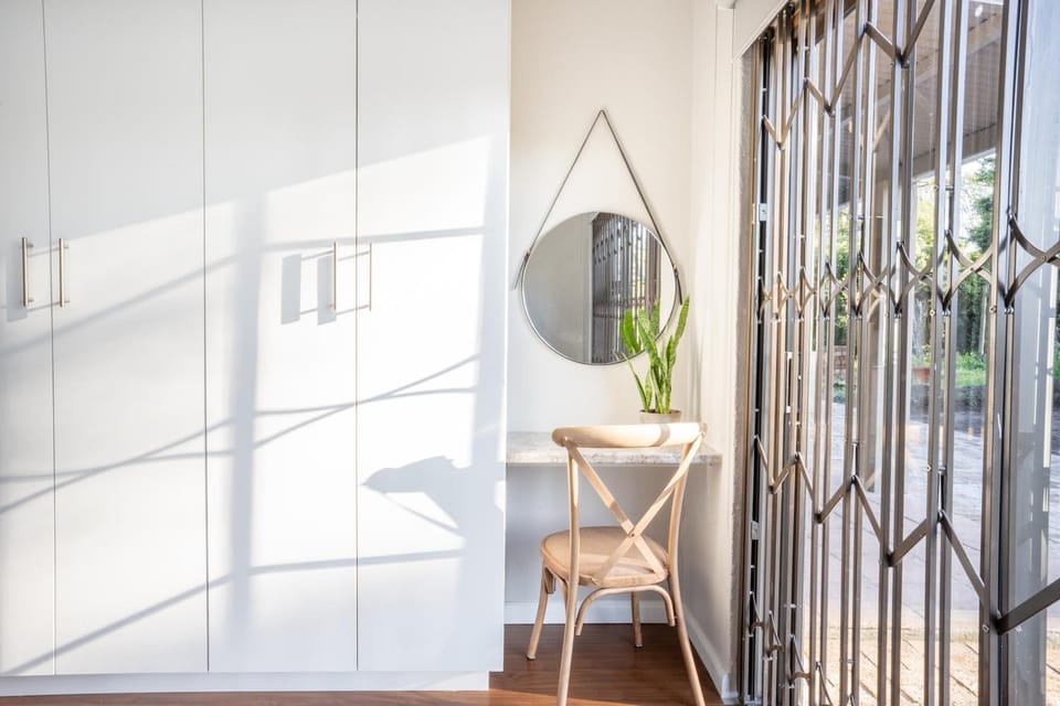 Avemore Winelands Home - wood fired hottub and full power back up Apartment in Stellenbosch