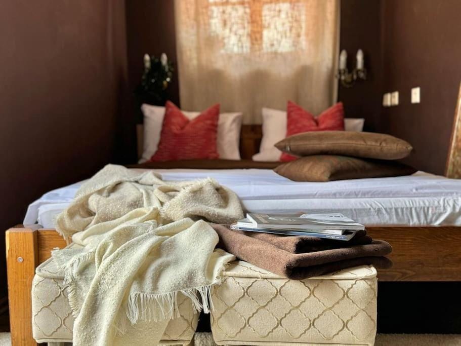 Bed, Seating area, Bedroom, towels