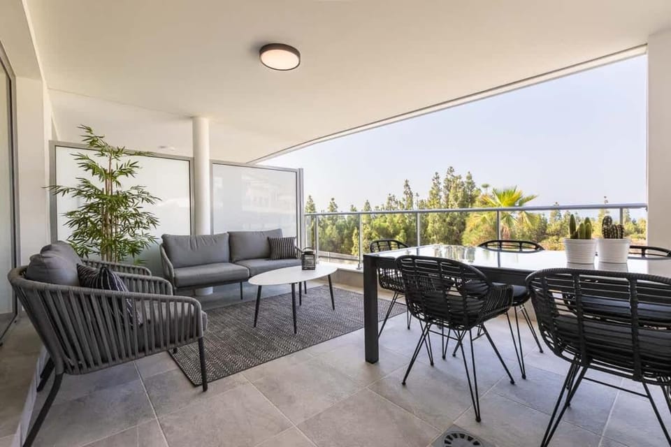 View (from property/room), Balcony/Terrace, Seating area