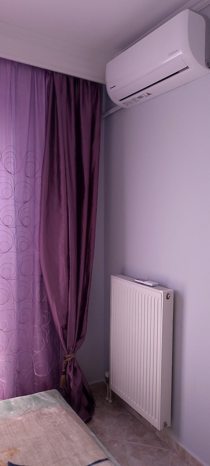 Bed, Photo of the whole room, Bedroom, internet, air conditioner
