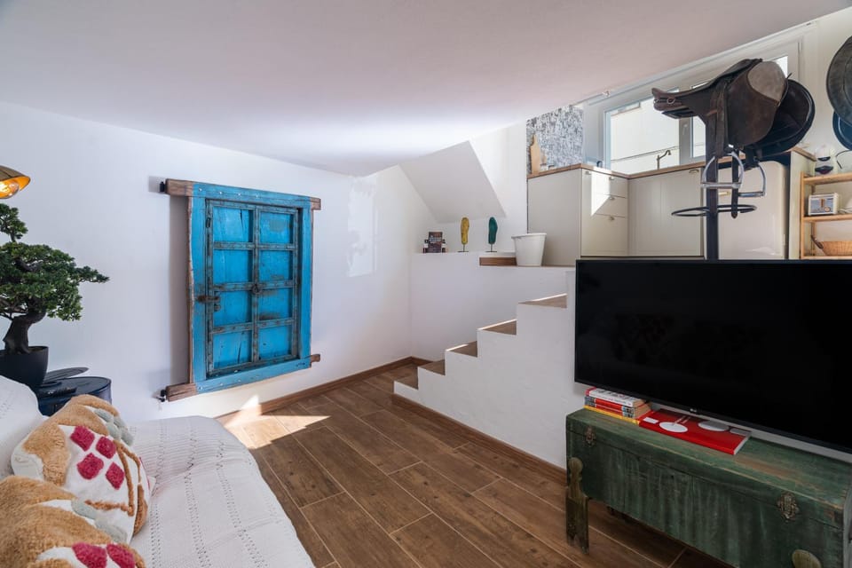 Casa Estábulo- Cozy Rustic Farmhouse (HORSE LOFT) Apartment in Portimao