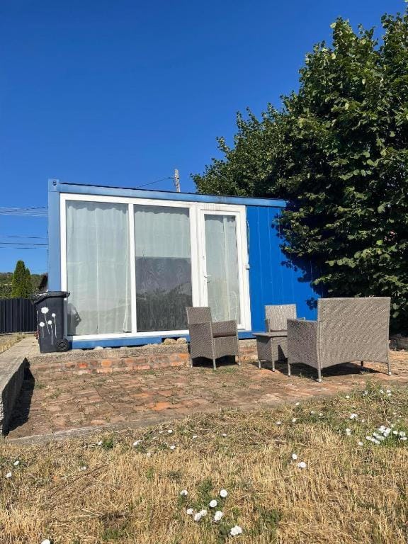 Property building, Patio, Garden, Garden view, sunbed