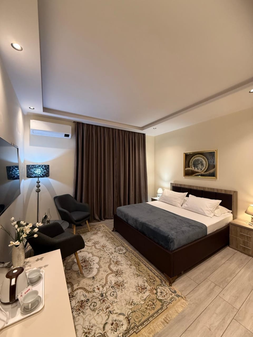 Bed, TV and multimedia, Bedroom, air conditioner