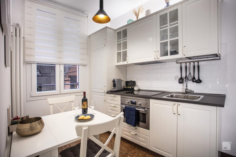 Dining area, minibar, pet friendly, stove