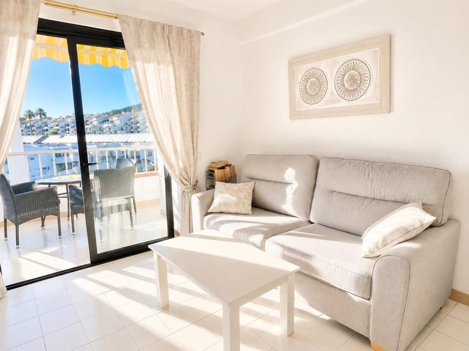 View (from property/room), Living room, Seating area