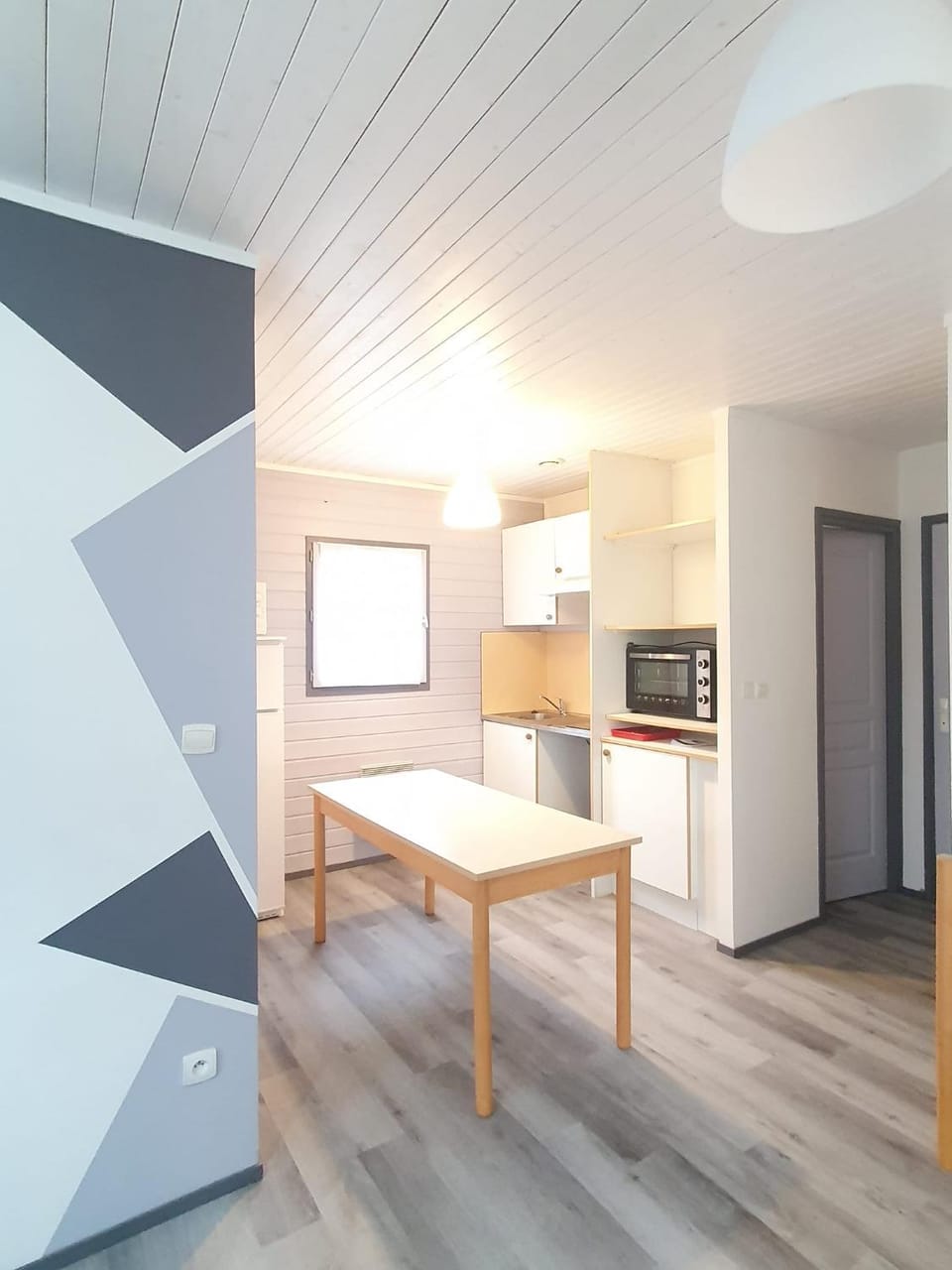 Kitchen or kitchenette, kitchen