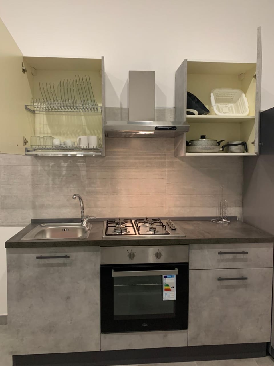 Kitchen or kitchenette, pet friendly, stove