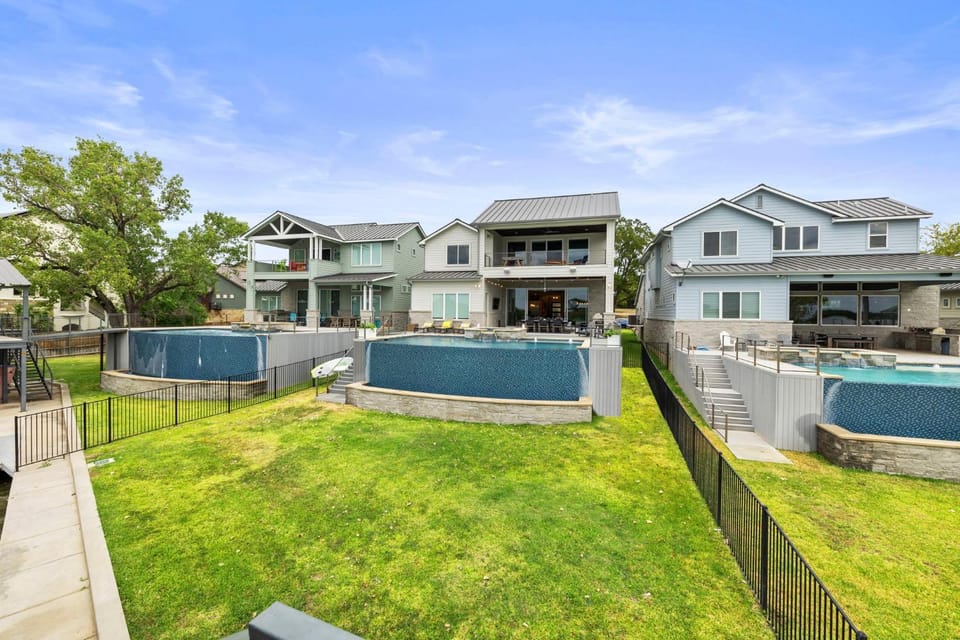 Luxury Waterfront Home with Swimming Pool Hot Tub and 2 Boat Slips House in Kingsland