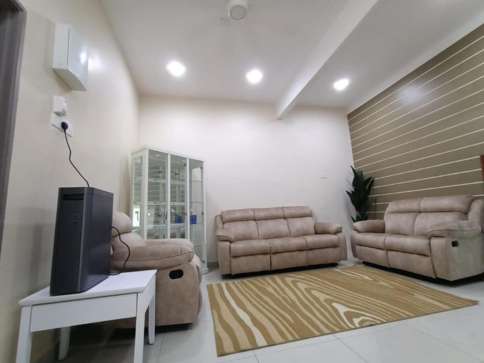 Rumah Hana Sungai Besar - Mslim0nly Villa in Selangor, Malaysia