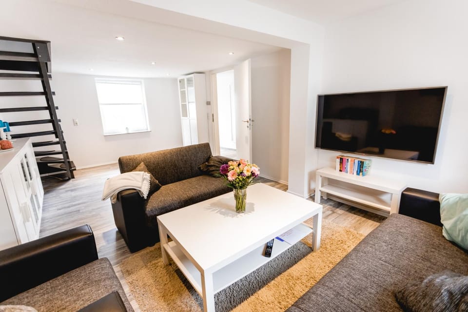TV and multimedia, Living room, Photo of the whole room, Seating area