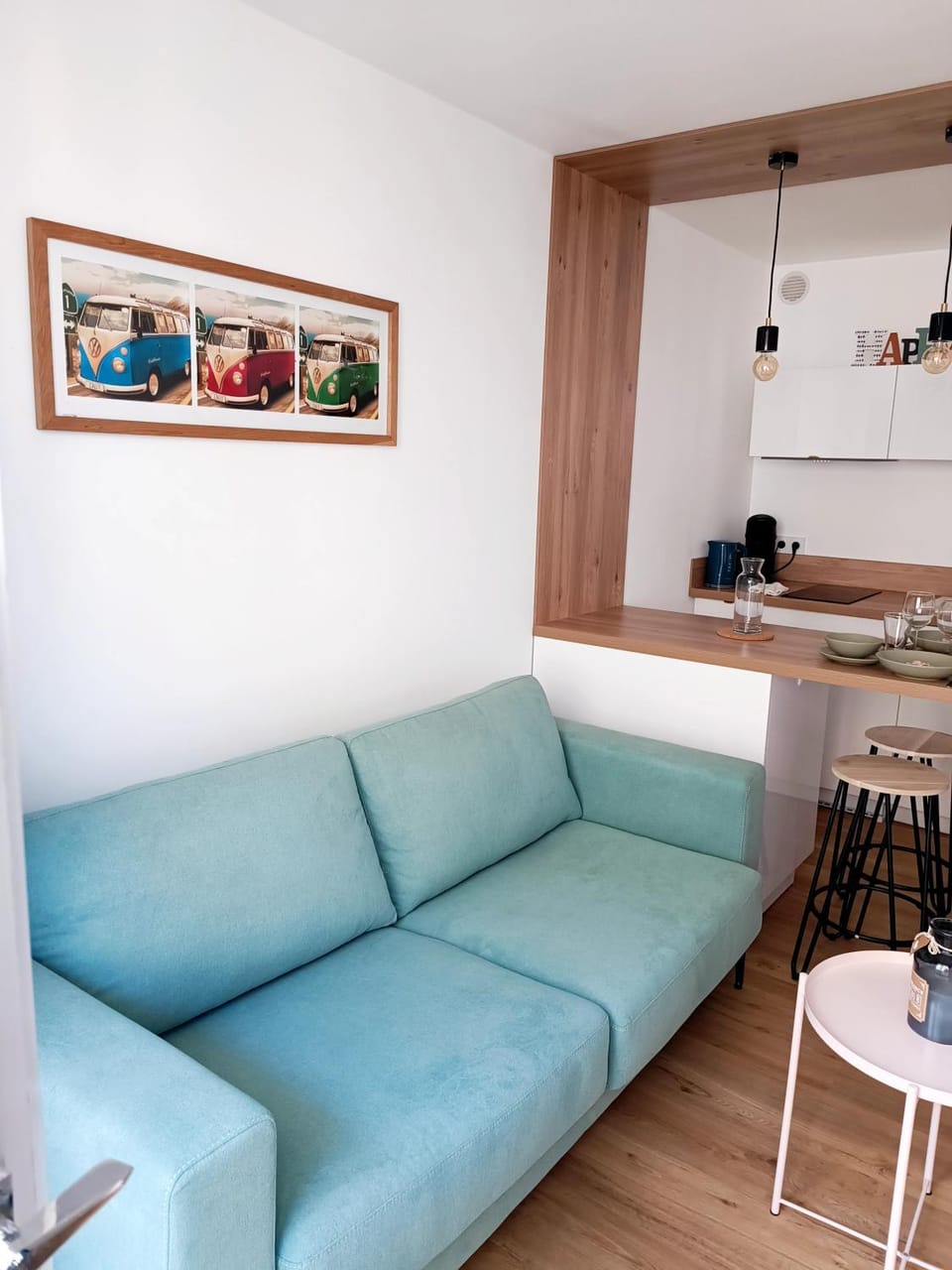 Kitchen or kitchenette, Living room, Seating area, Dining area