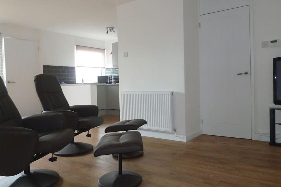 The Getaway - Modern 2 Bedroom Brixham Bungalow with sea peeps House in Brixham
