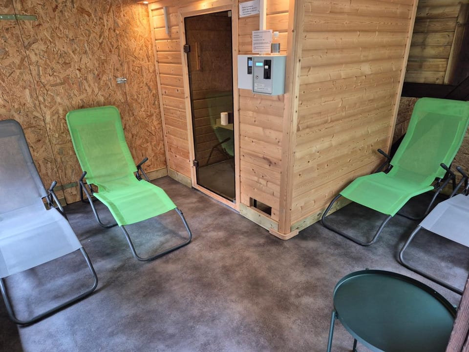 Sauna, Seating area