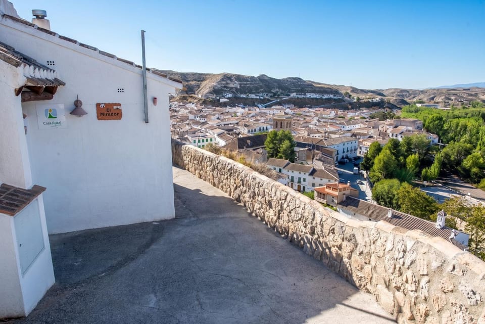Charming House in Galera - Fireplace & Terrace House in Andalusia