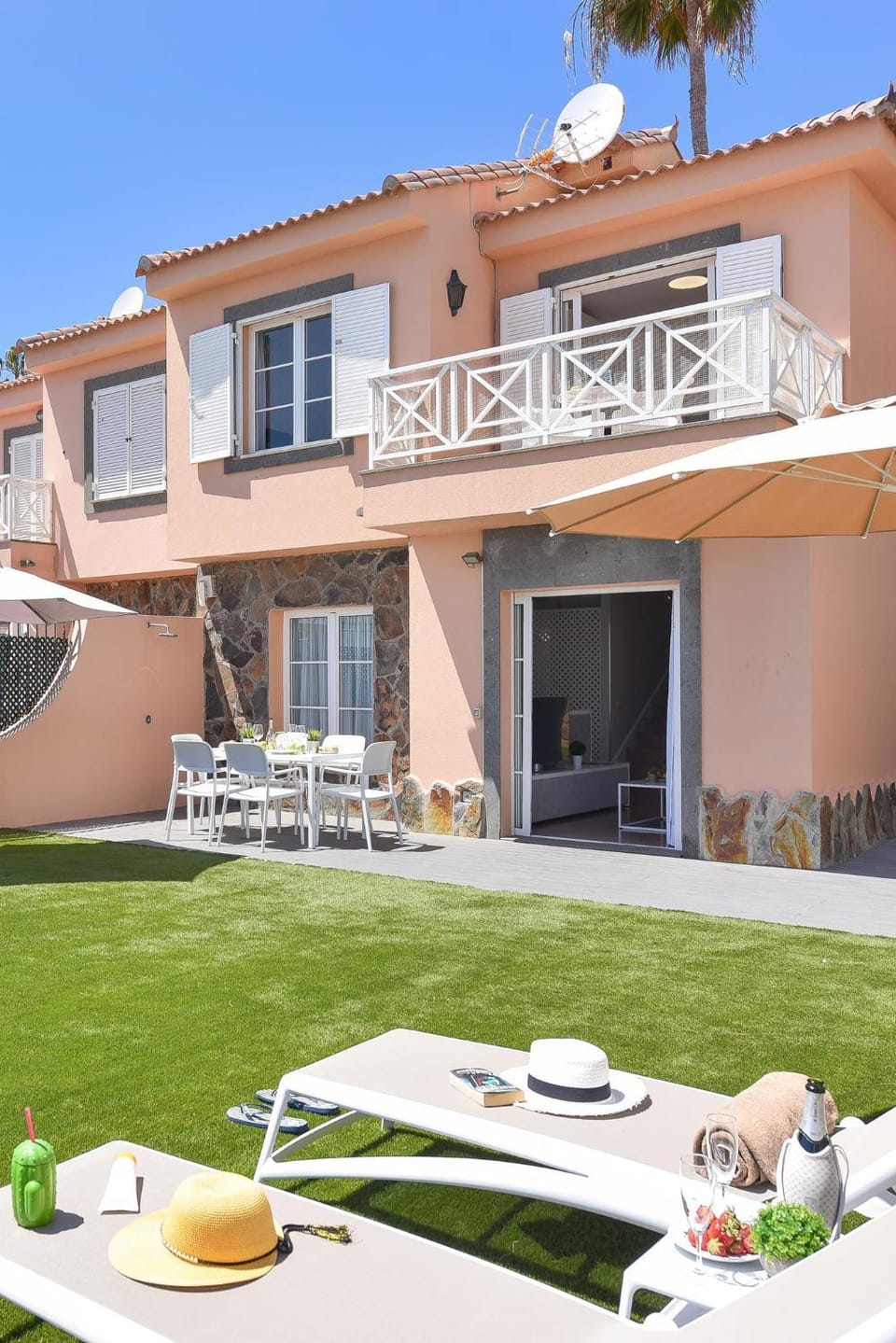 Garden, sunbed