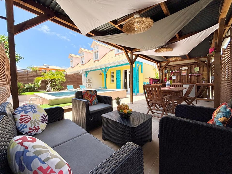 Patio, Day, View (from property/room), Balcony/Terrace, Dining area, Swimming pool