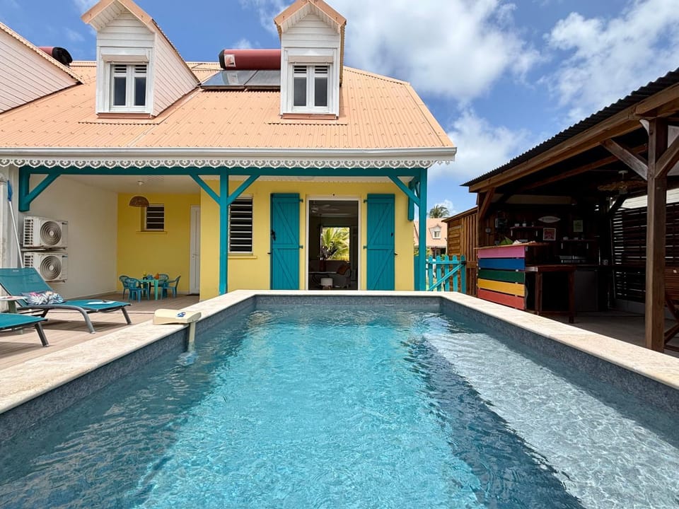 Patio, Day, Pool view, Swimming pool, sunbed