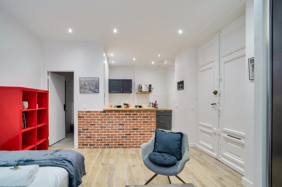 ParisConciergerie - Studio Champs Elysees Apartment in Paris