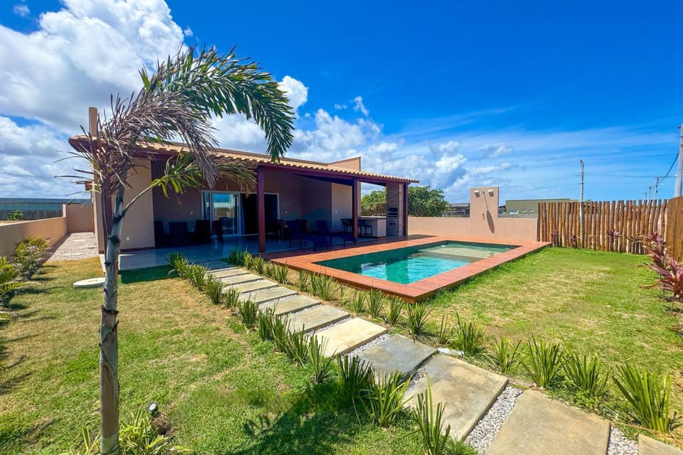 Photo of the whole room, Swimming pool