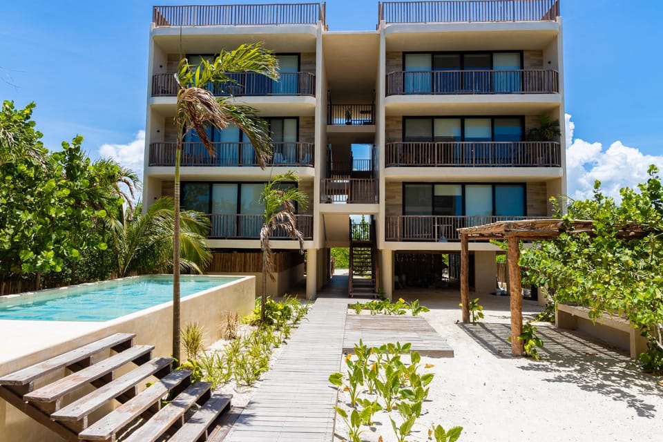 Property building, Garden, Pool view, Swimming pool