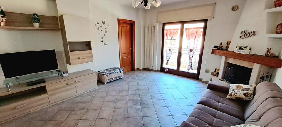 Communal lounge/ TV room, TV and multimedia, Living room, Seating area