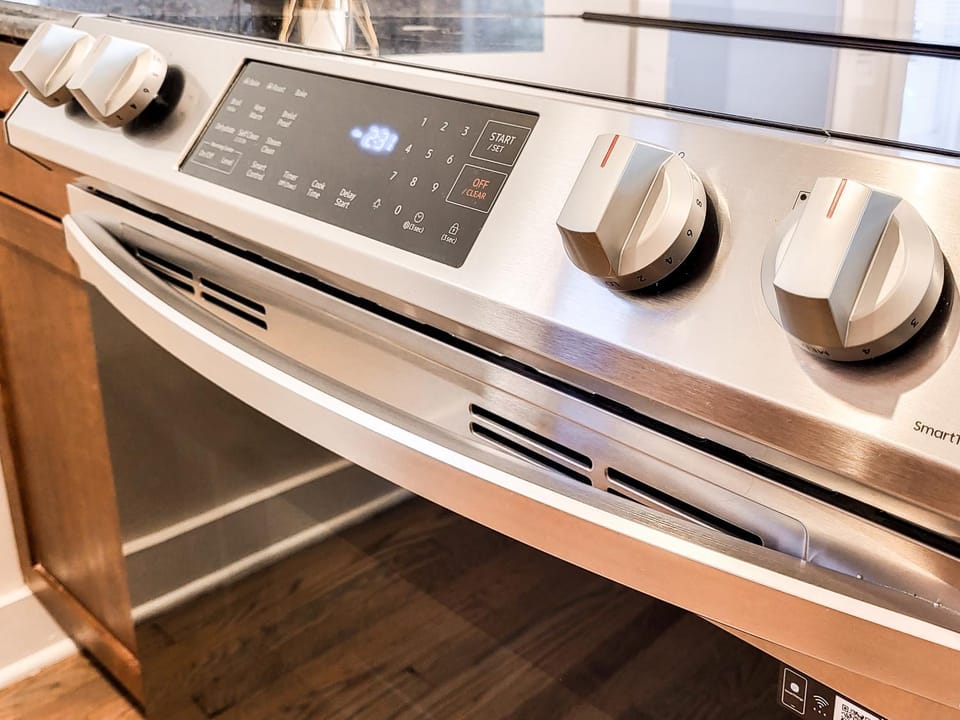 Kitchen or kitchenette, pet friendly, stove