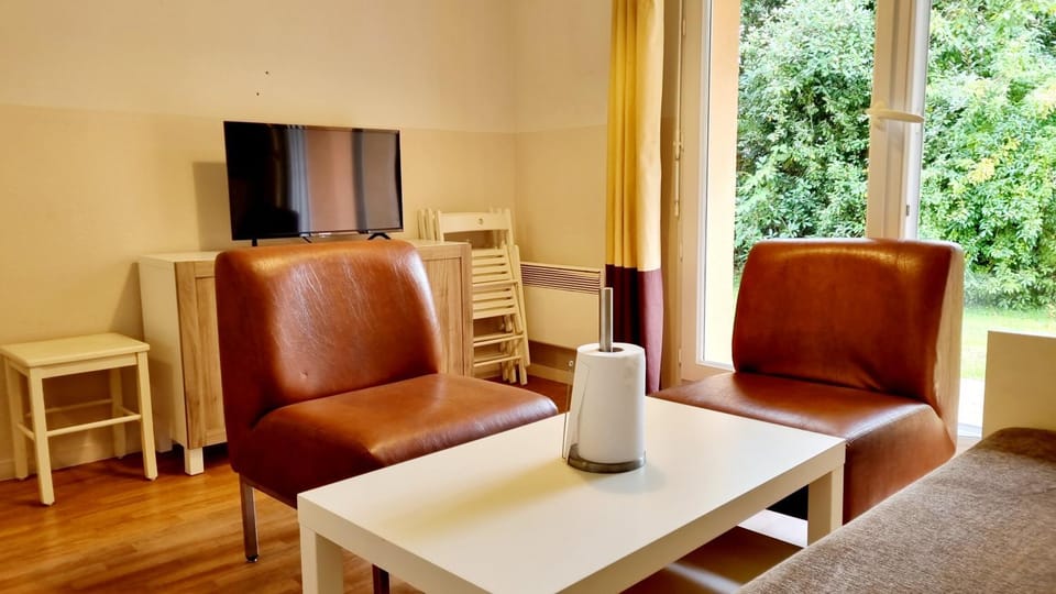 Gîte Bulle de détente-Aux Portes d'Honfleur avec piscine couverte Apartment in Normandy