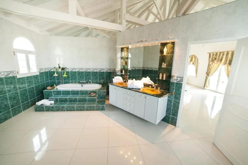 Bathroom, Bath