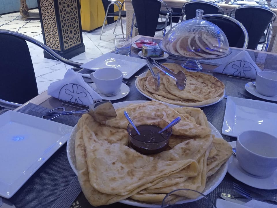 Restaurant/places to eat, Food and drinks, Banquet/Function facilities, Breakfast, Continental breakfast