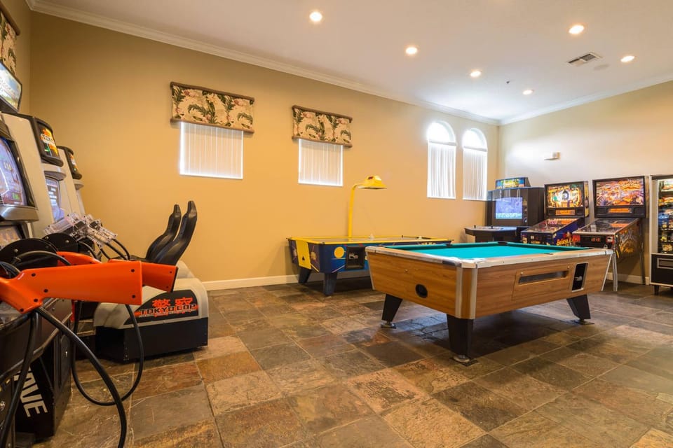 Billiard, Game Room