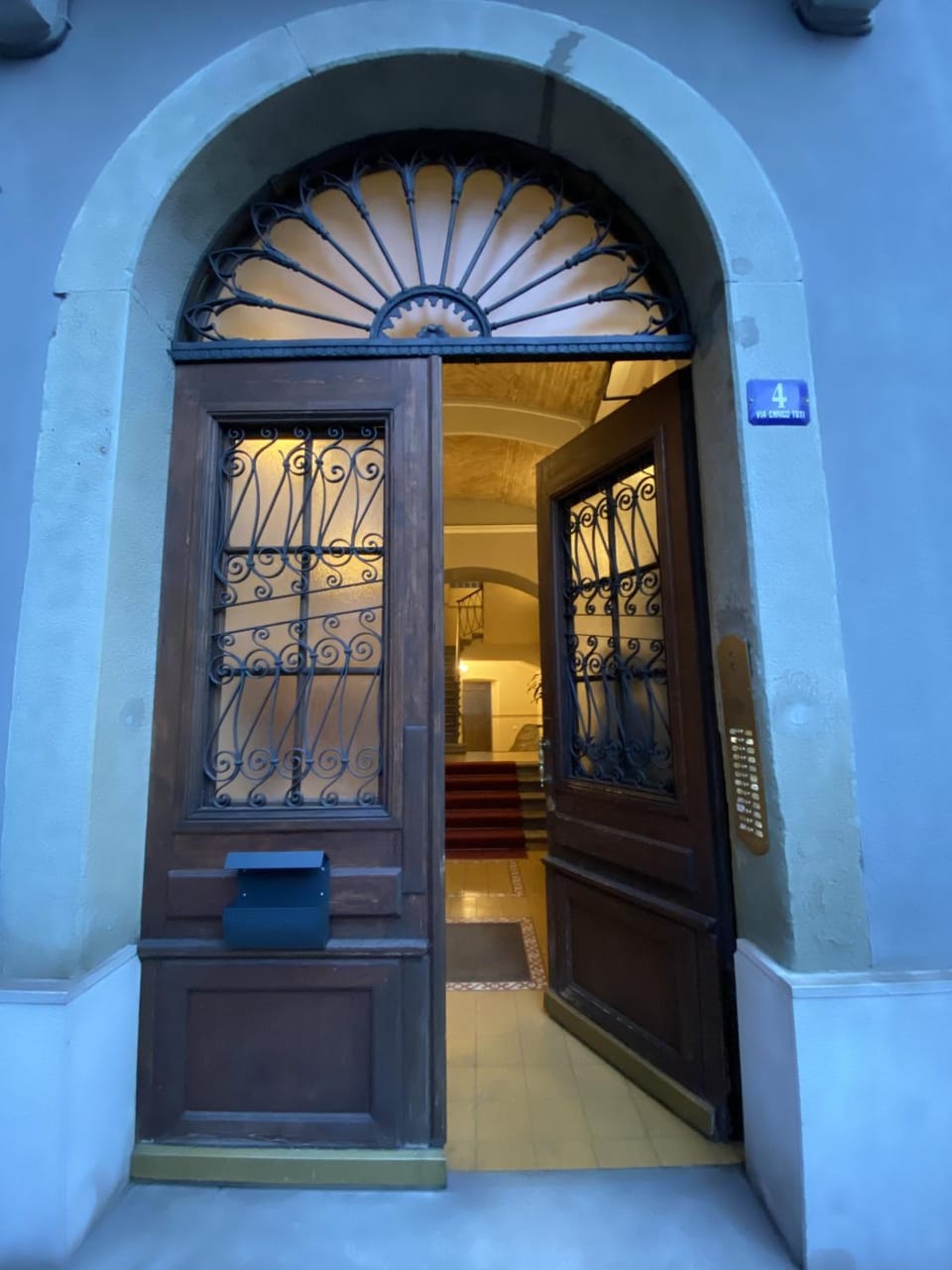 Facade/entrance